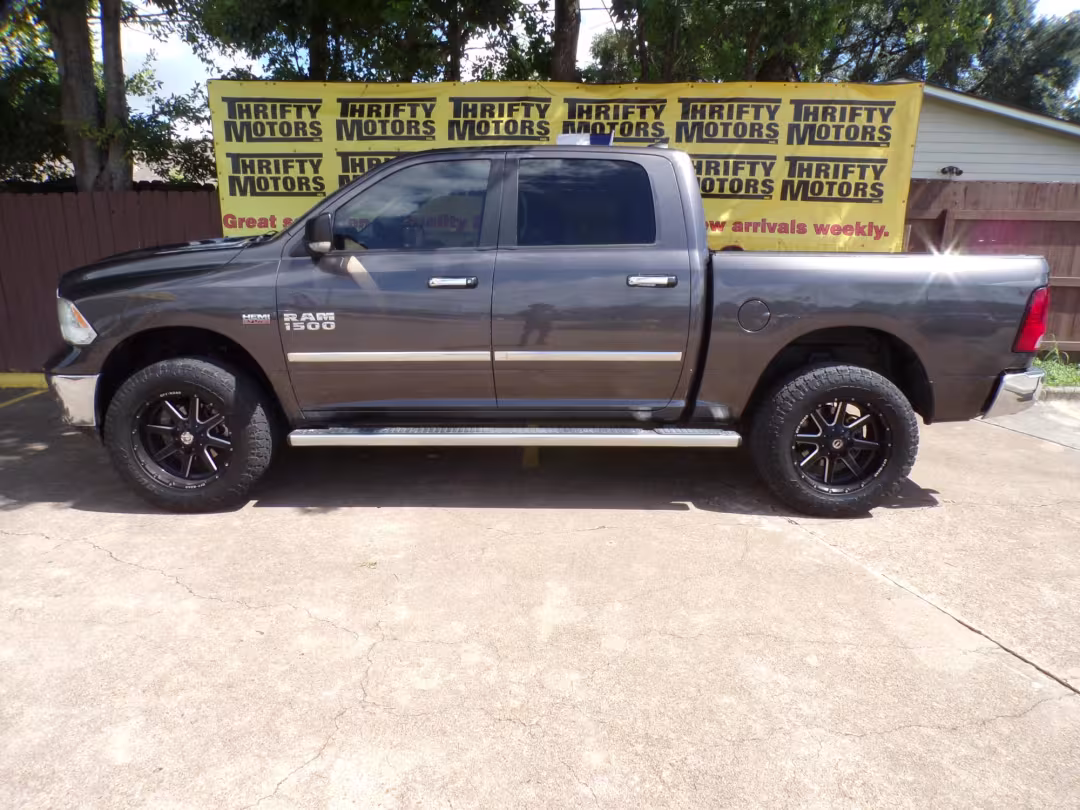 2015 Ram 1500 - 1C6RR6LT2FS692739 - Image #10