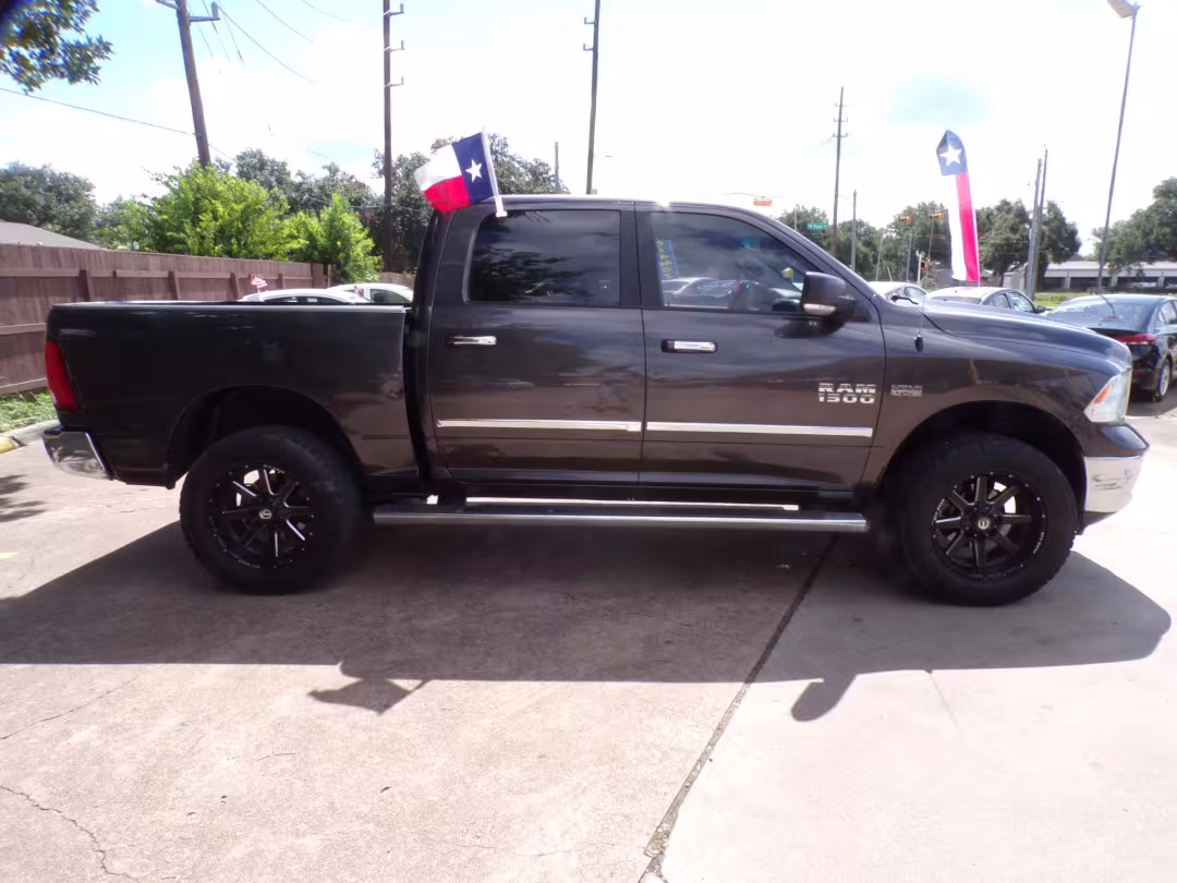 2015 Ram 1500 - 1C6RR6LT2FS692739 - Image #1