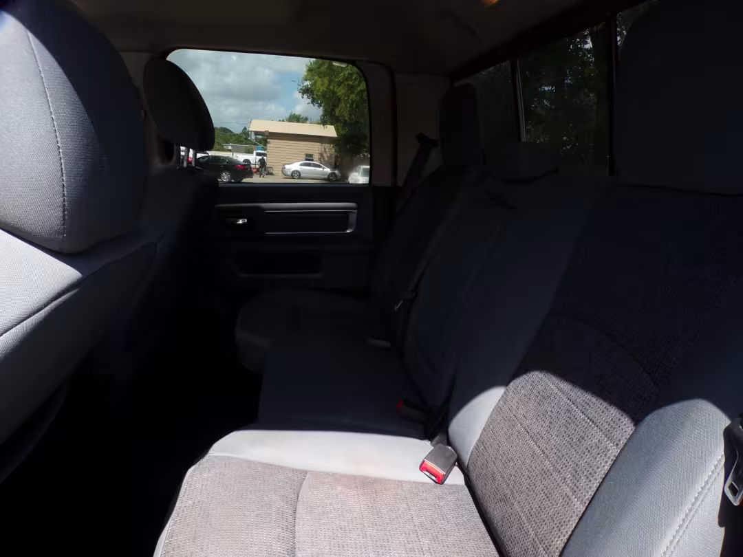 2015 Ram 1500 - 1C6RR6LT2FS692739 - Image #6