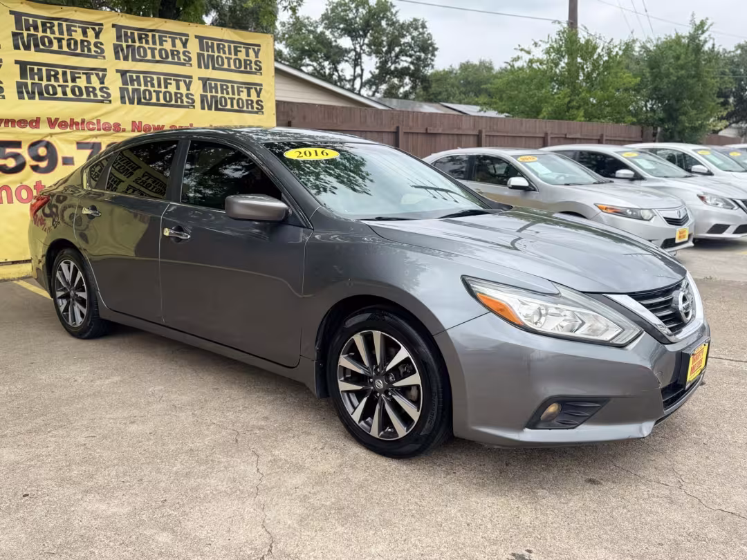 2016 Nissan Altima - 1N4AL3APXGC121450 - Image #3
