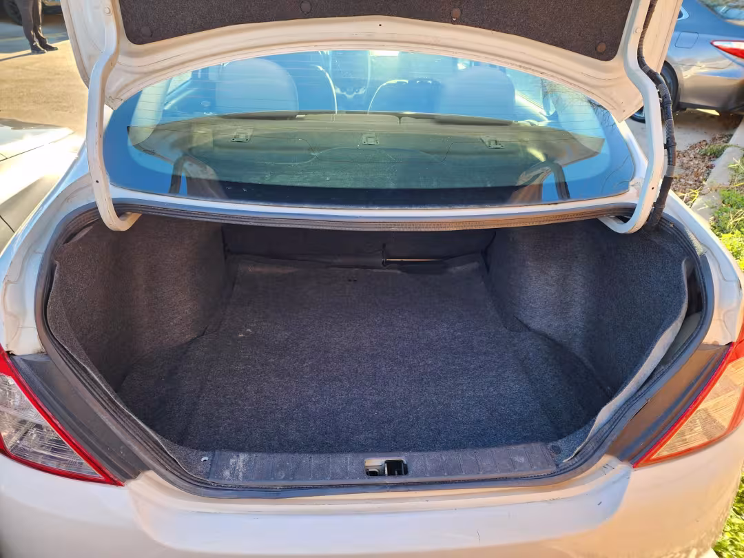 2018 Nissan Versa - 3N1CN7AP4JL864589 - Image #14