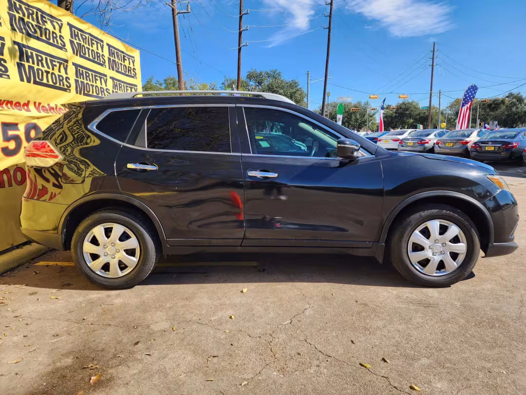 2016 Nissan Rogue - 5N1AT2MT1GC846802 - Image #3
